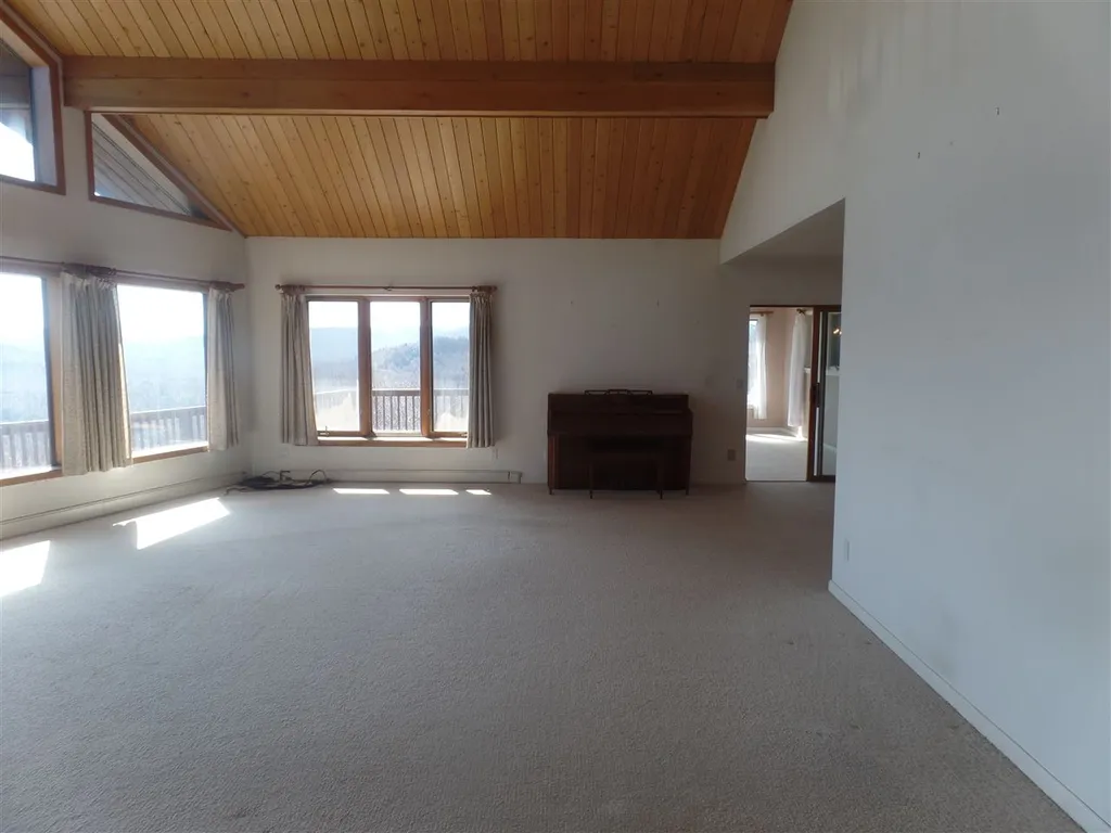 989 Upton Road Errol NH 03579