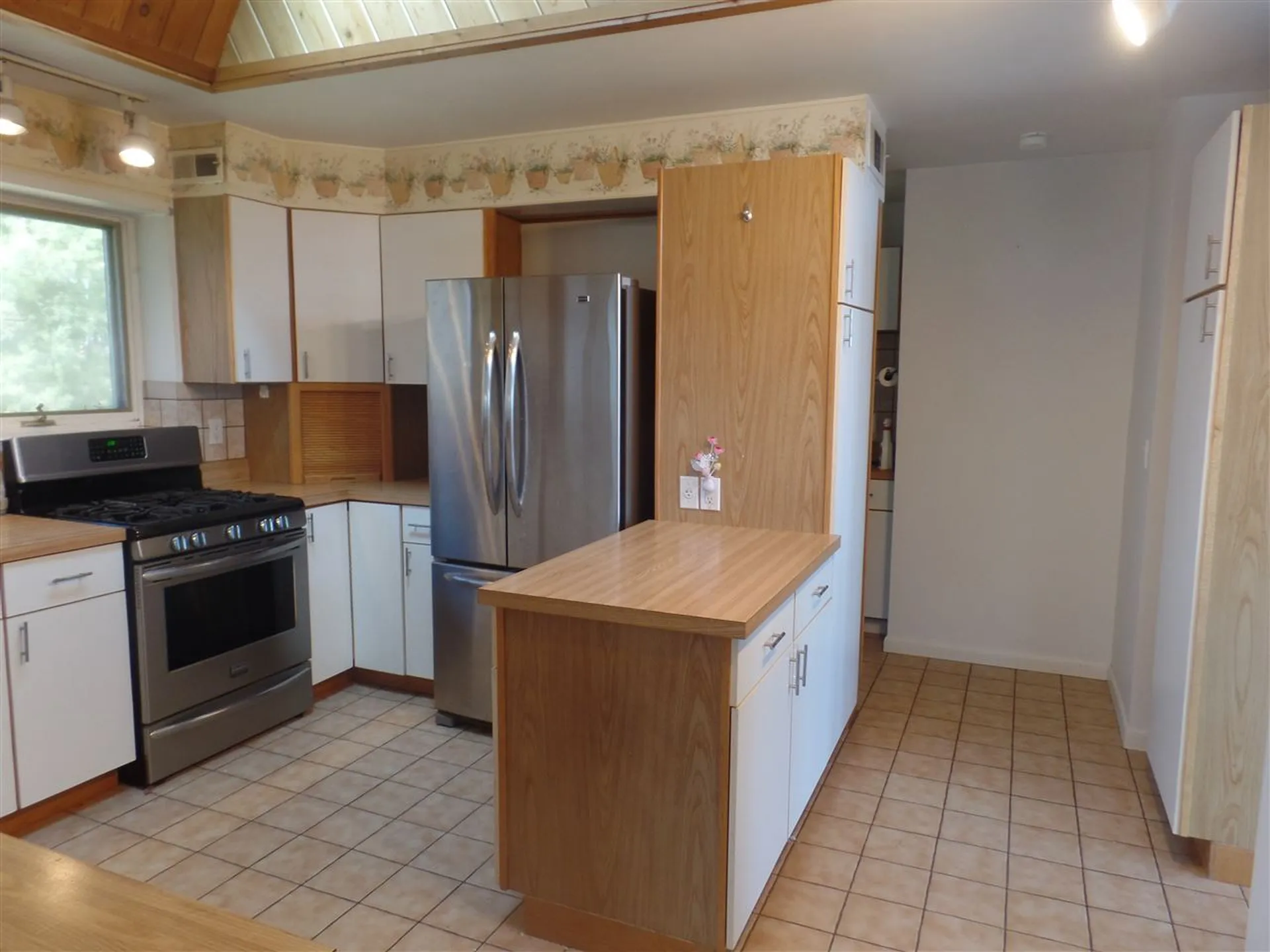 989 Upton Road Errol NH 03579