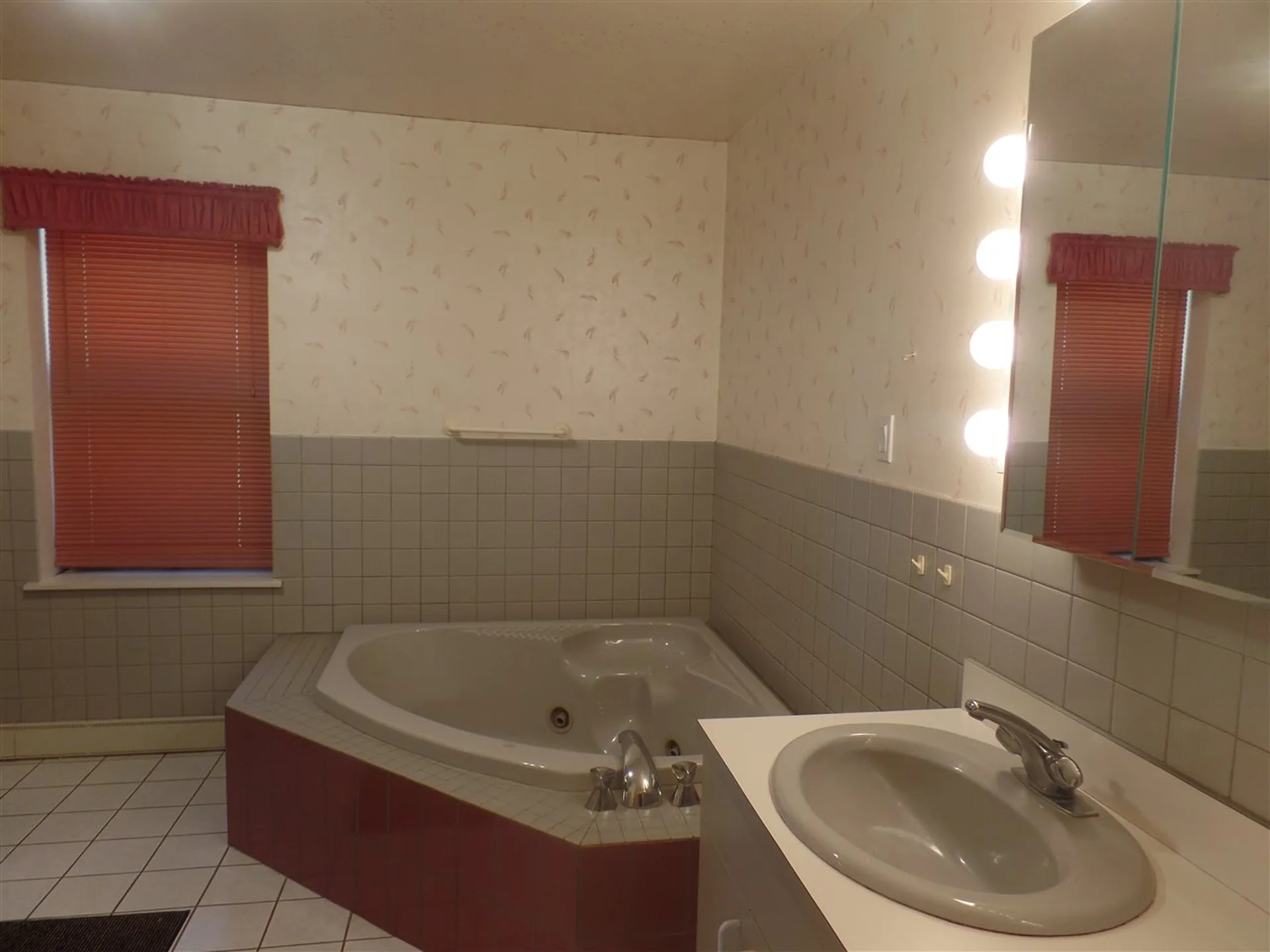 989 Upton Road Errol NH 03579