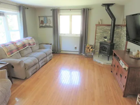 112 River Road Farmington NH 03835
