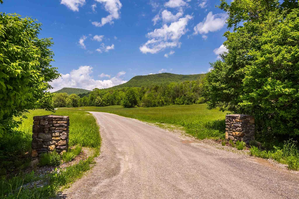 100 Twin Willow Lane Dorset VT 05251