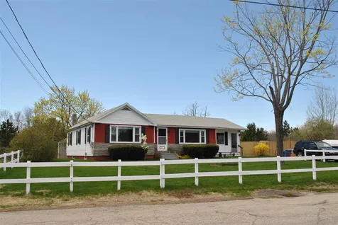 18 Midway Park Somersworth NH 03878