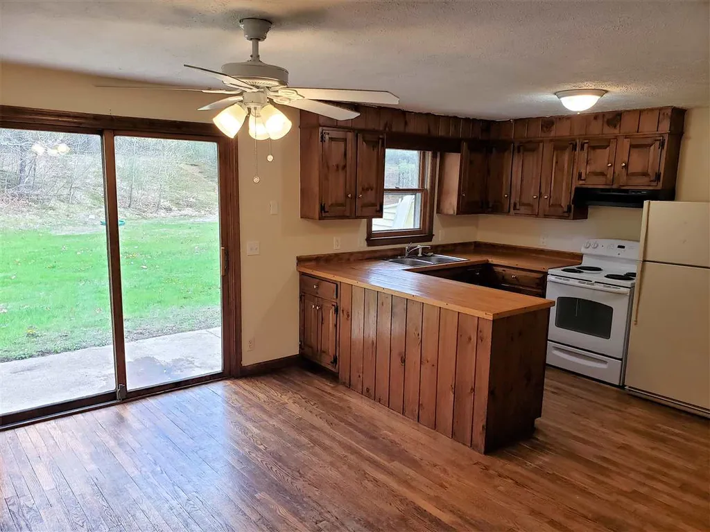 9 Gibbons Lane Greenfield NH 03047