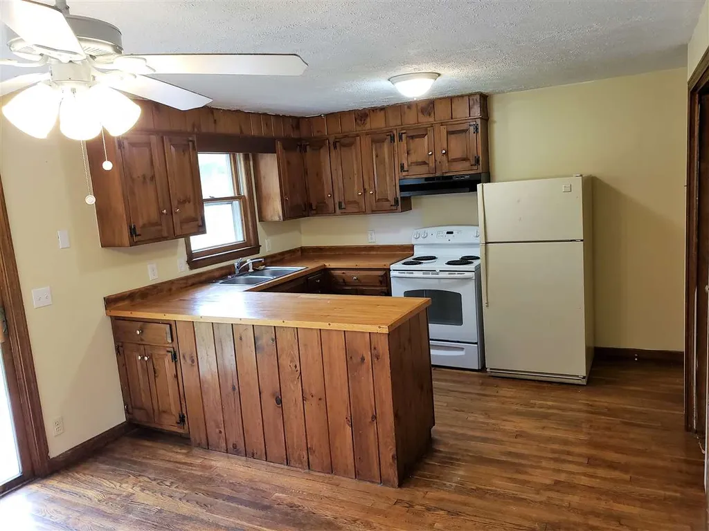 9 Gibbons Lane Greenfield NH 03047