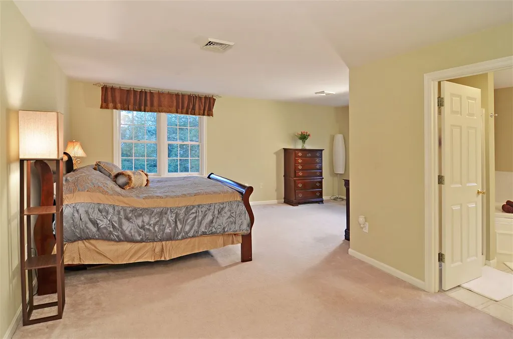 24 Dunlap Drive Bedford NH 03110