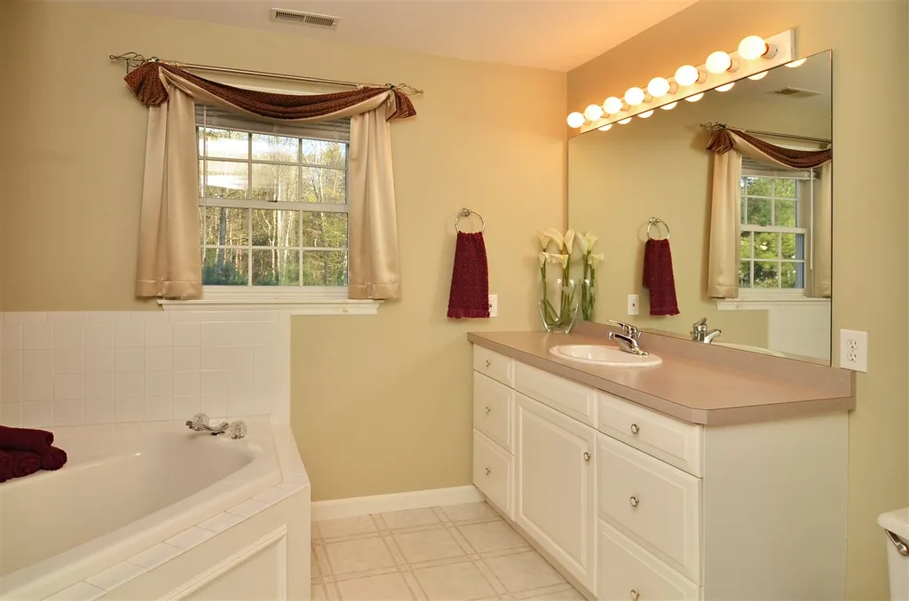 24 Dunlap Drive Bedford NH 03110