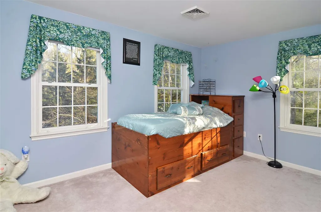 24 Dunlap Drive Bedford NH 03110