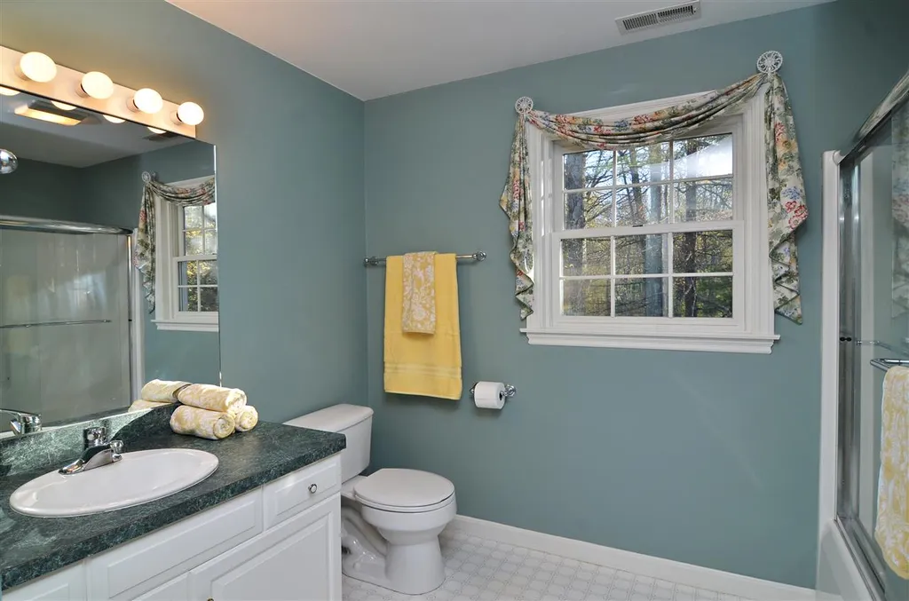 24 Dunlap Drive Bedford NH 03110