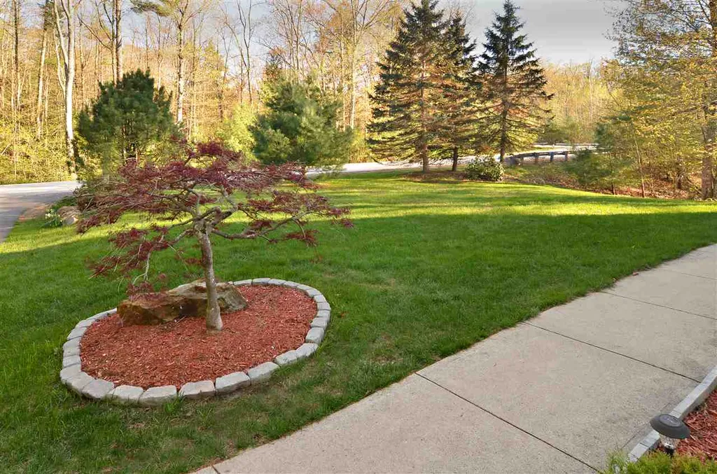 24 Dunlap Drive Bedford NH 03110