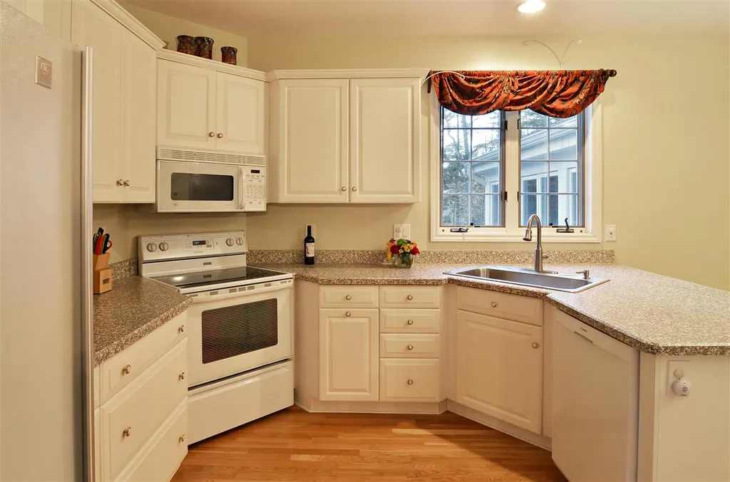 24 Dunlap Drive Bedford NH 03110