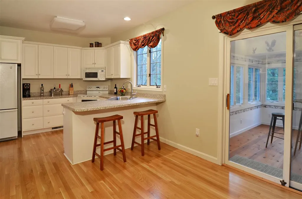 24 Dunlap Drive Bedford NH 03110
