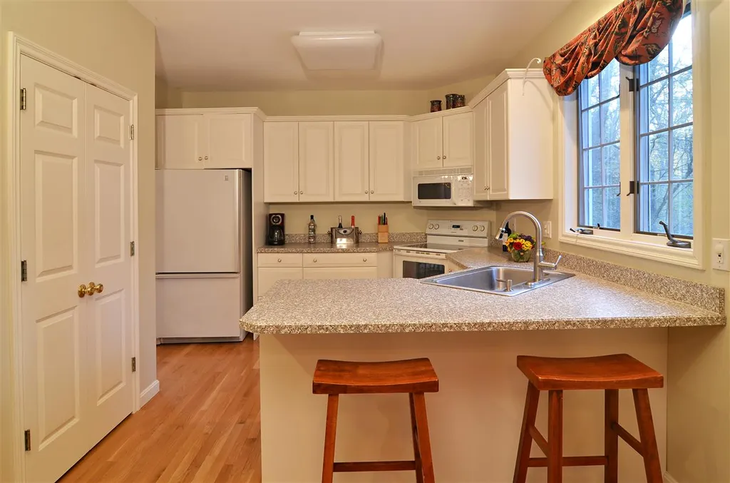 24 Dunlap Drive Bedford NH 03110