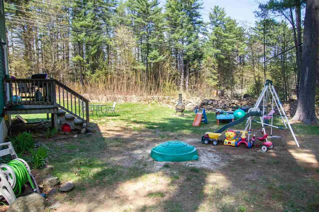 15 Railroad Avenue Belmont NH 03220
