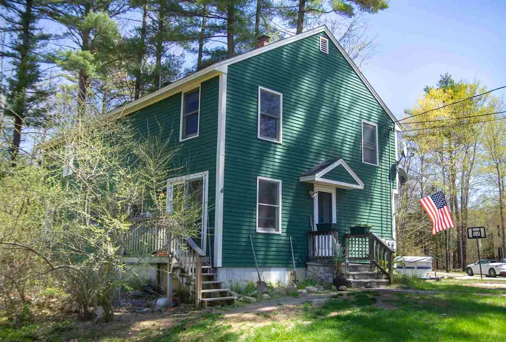 15 Railroad Avenue Belmont NH 03220