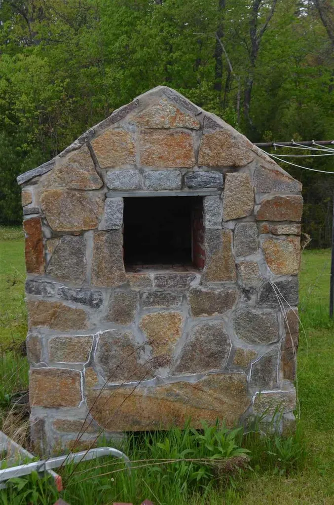 196 Old Warner Road Bradford NH 03221