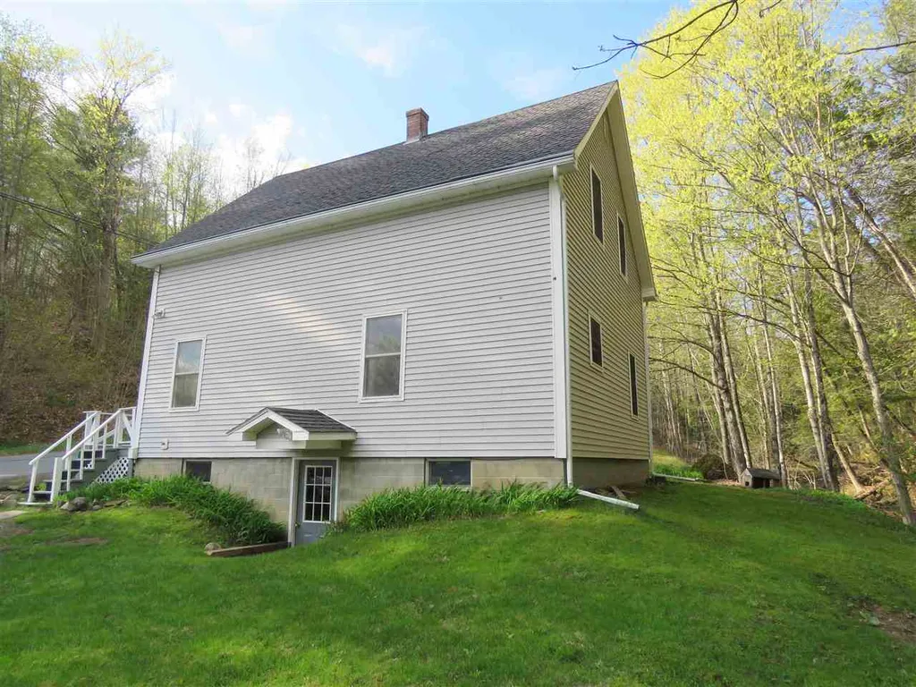 628 High Street Barton VT 05860