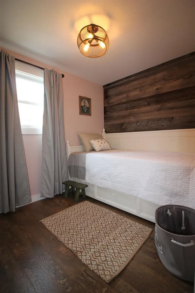 16 Perkins Lane Holderness NH 03245