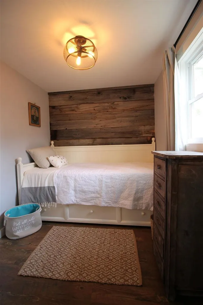 16 Perkins Lane Holderness NH 03245