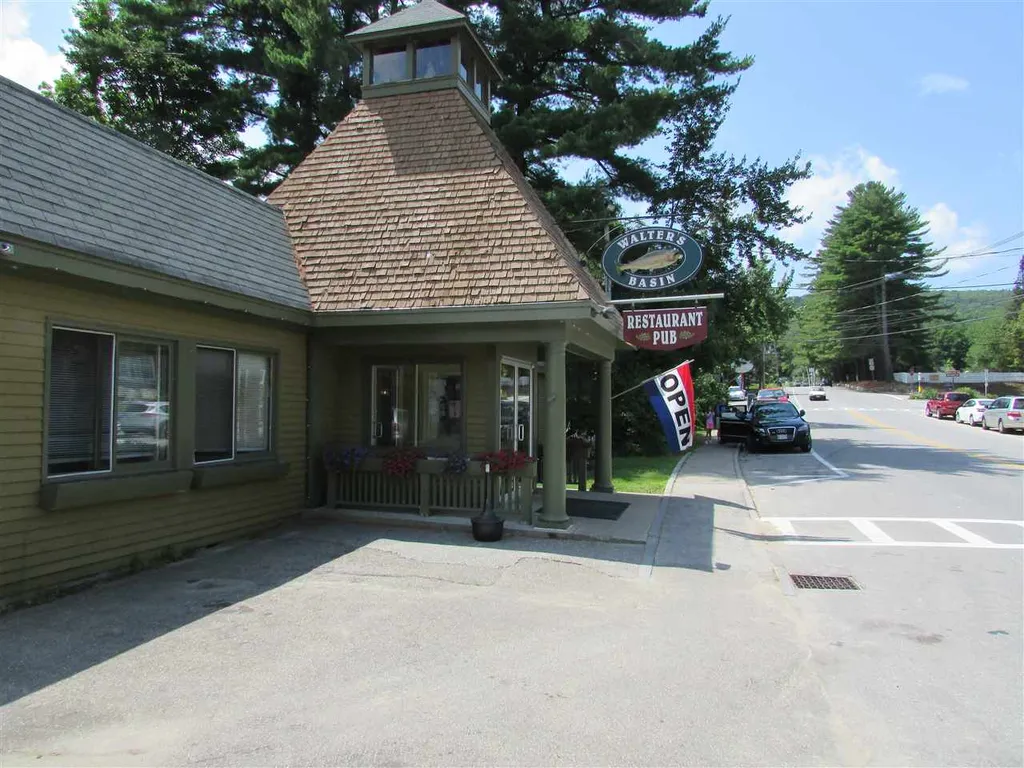 16 Perkins Lane Holderness NH 03245
