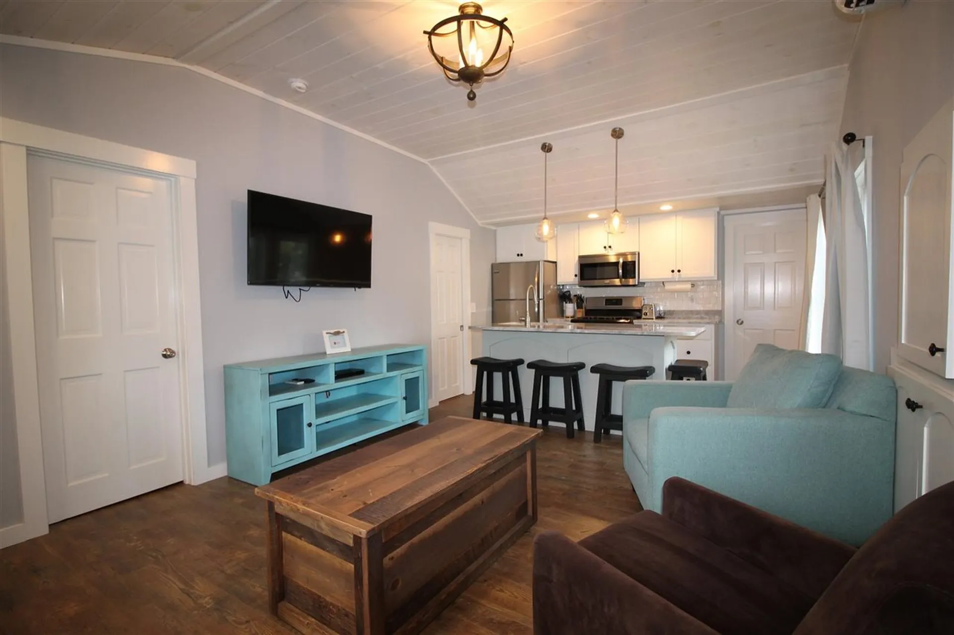16 Perkins Lane Holderness NH 03245
