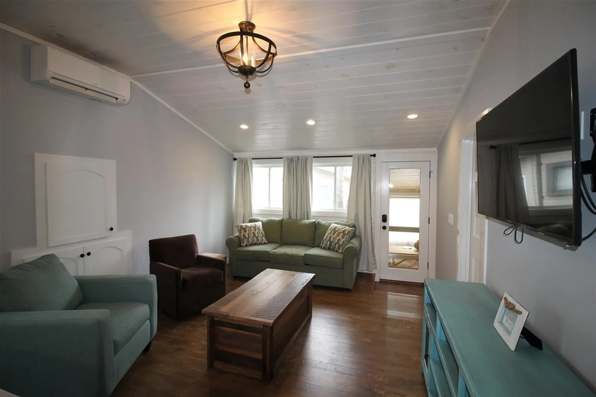 16 Perkins Lane Holderness NH 03245