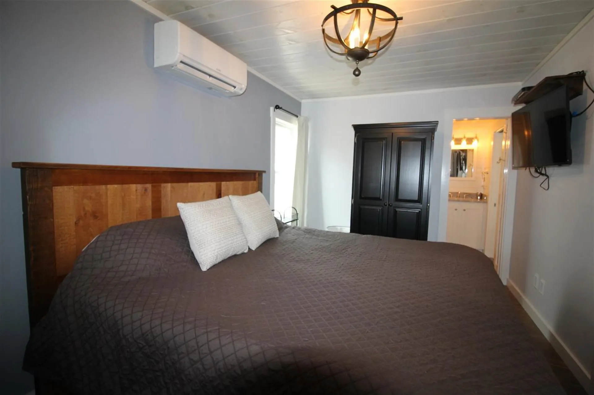 16 Perkins Lane Holderness NH 03245