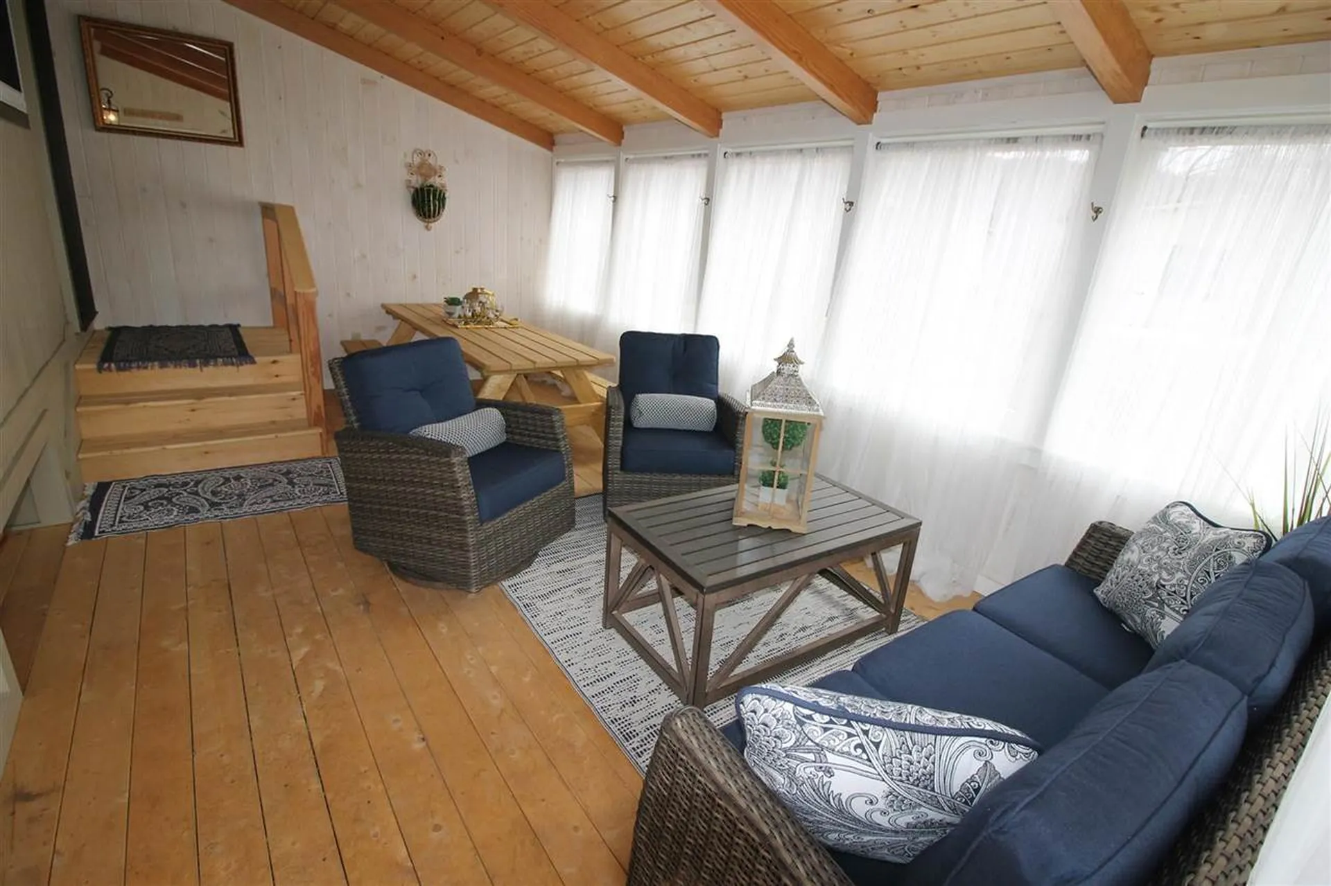 16 Perkins Lane Holderness NH 03245