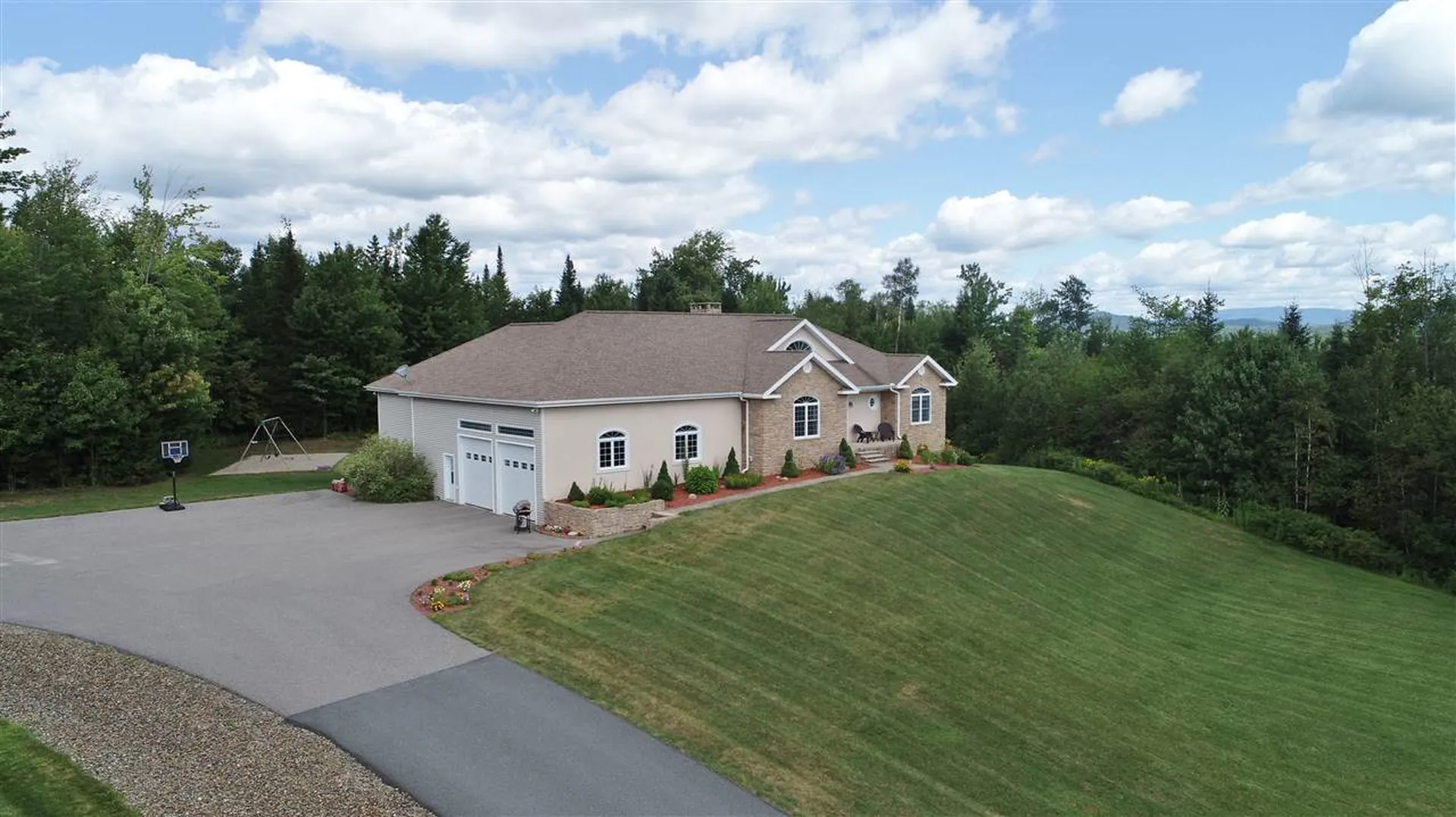 33 Mary Elizabeth Lane Lancaster NH 03584