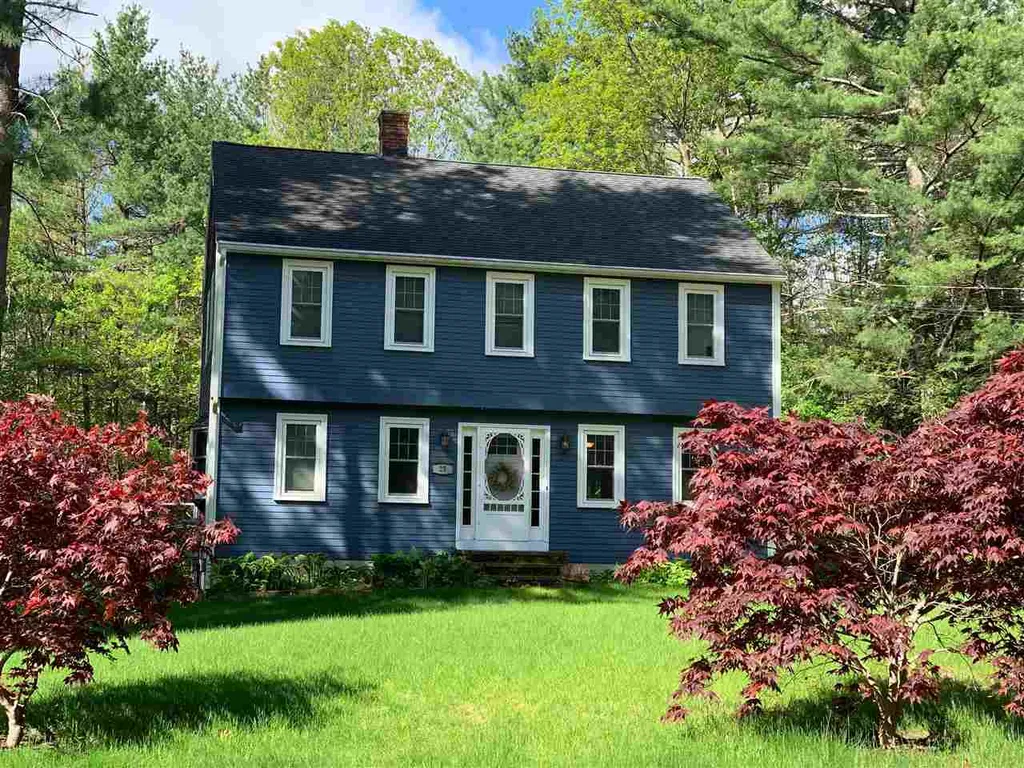 25 Schanda Drive Newmarket NH 03857