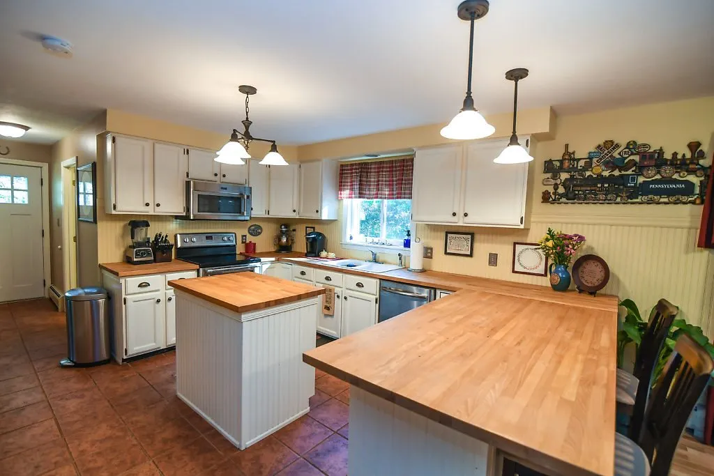 25 Schanda Drive Newmarket NH 03857