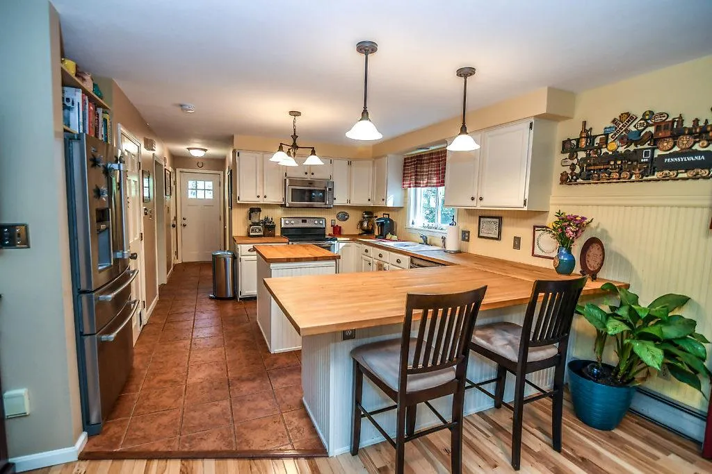 25 Schanda Drive Newmarket NH 03857