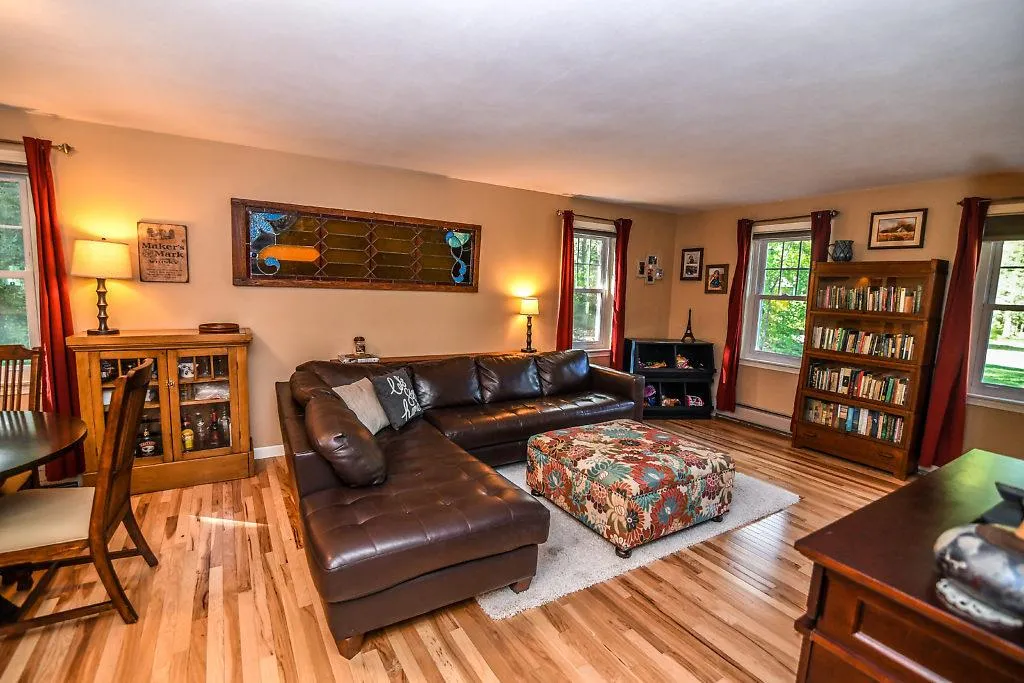 25 Schanda Drive Newmarket NH 03857