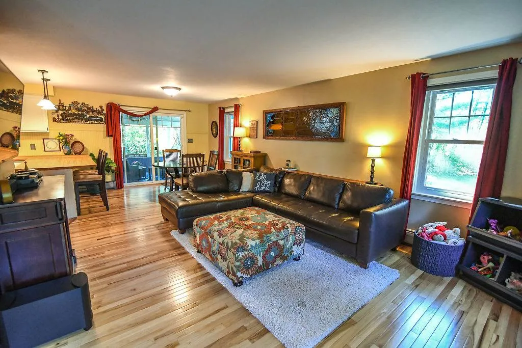 25 Schanda Drive Newmarket NH 03857