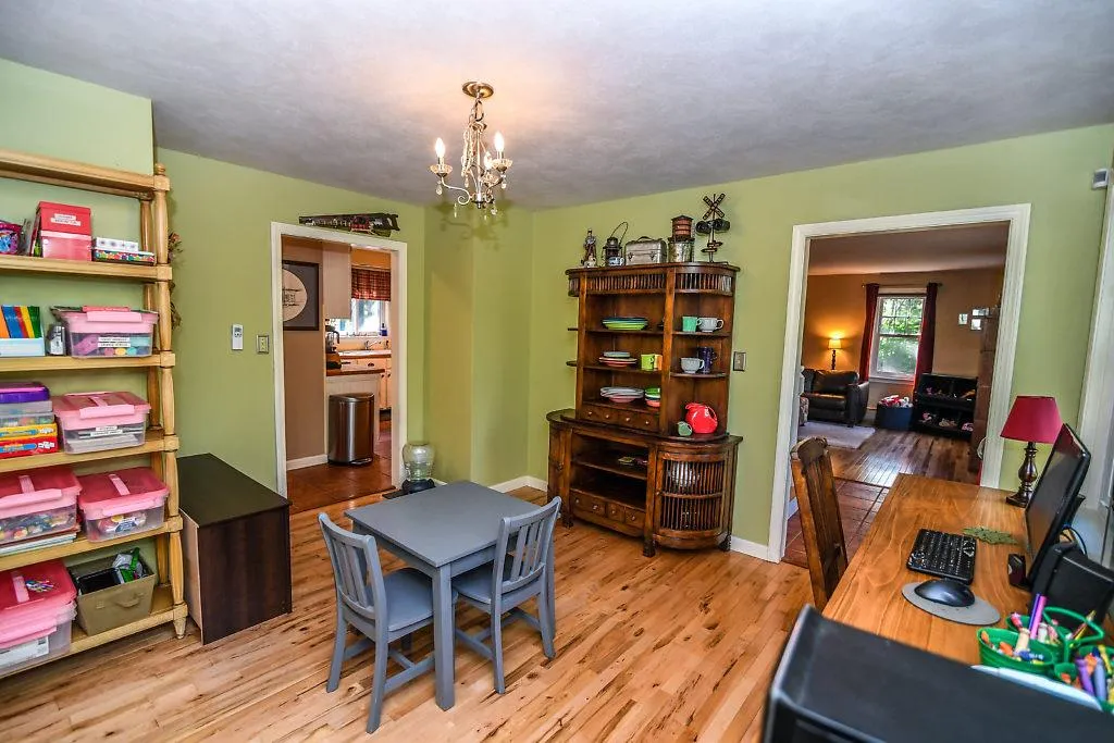 25 Schanda Drive Newmarket NH 03857