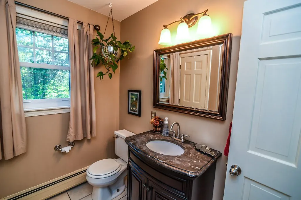 25 Schanda Drive Newmarket NH 03857