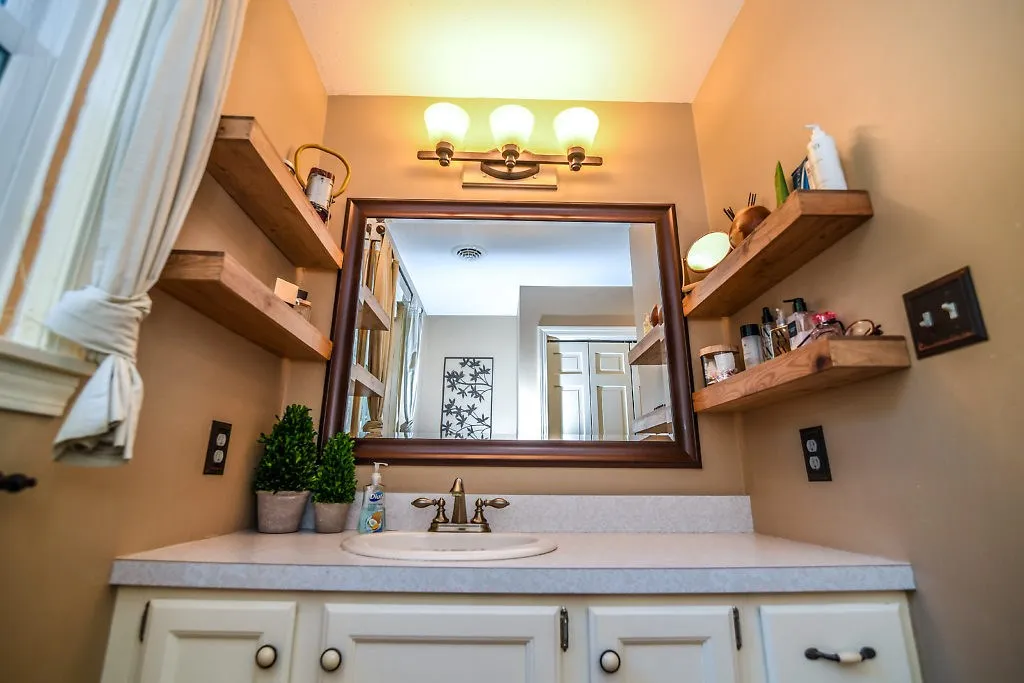 25 Schanda Drive Newmarket NH 03857