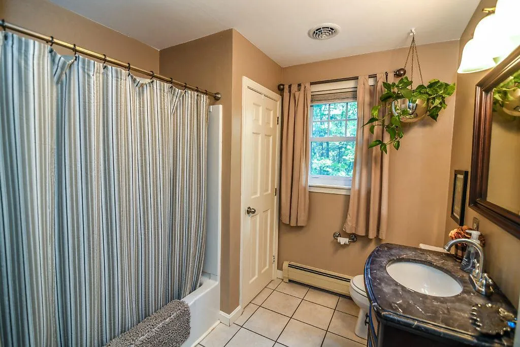 25 Schanda Drive Newmarket NH 03857