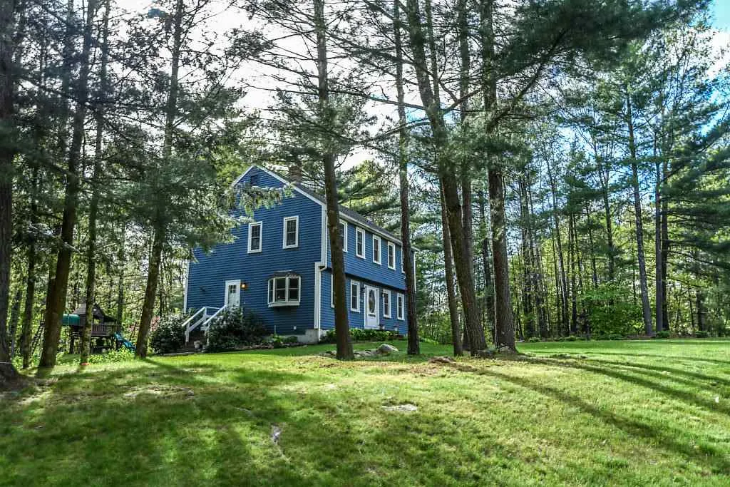 25 Schanda Drive Newmarket NH 03857