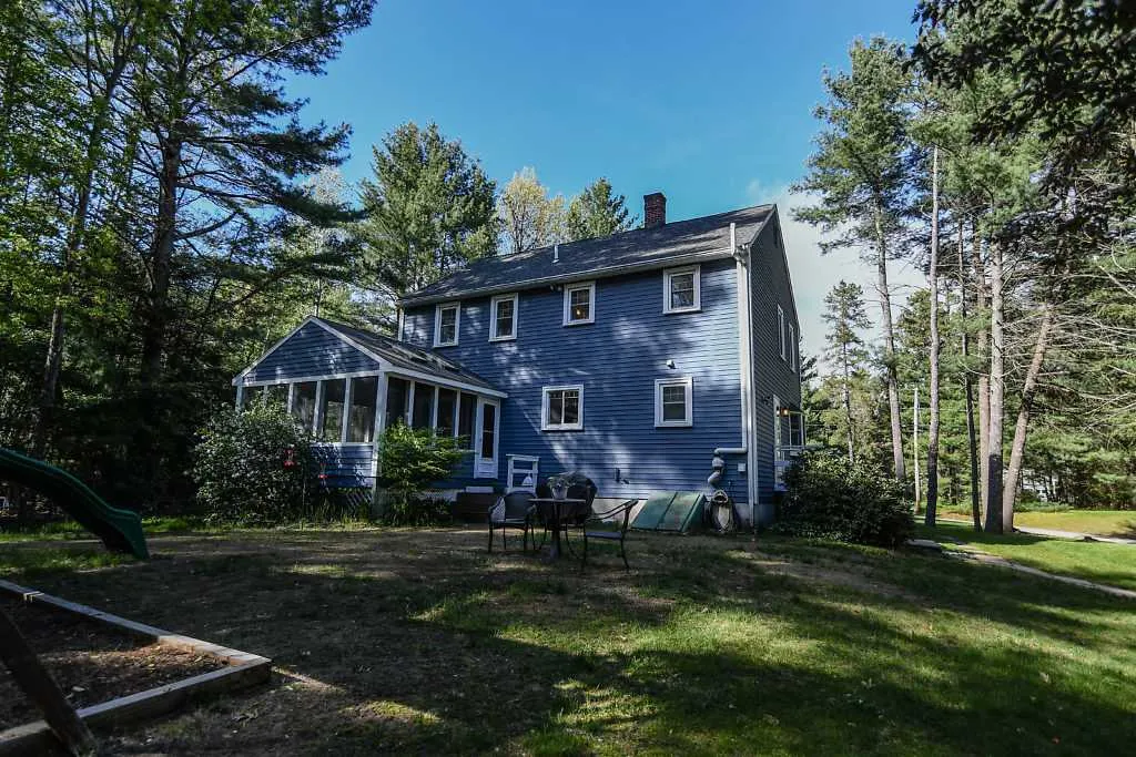 25 Schanda Drive Newmarket NH 03857