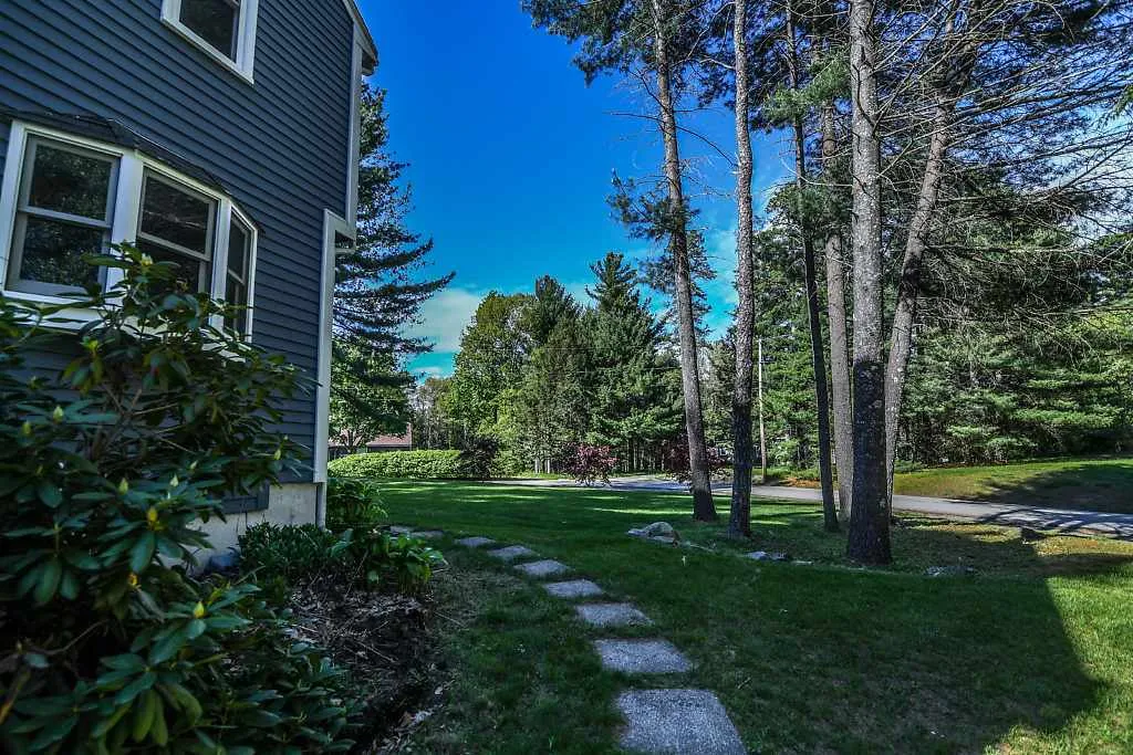 25 Schanda Drive Newmarket NH 03857