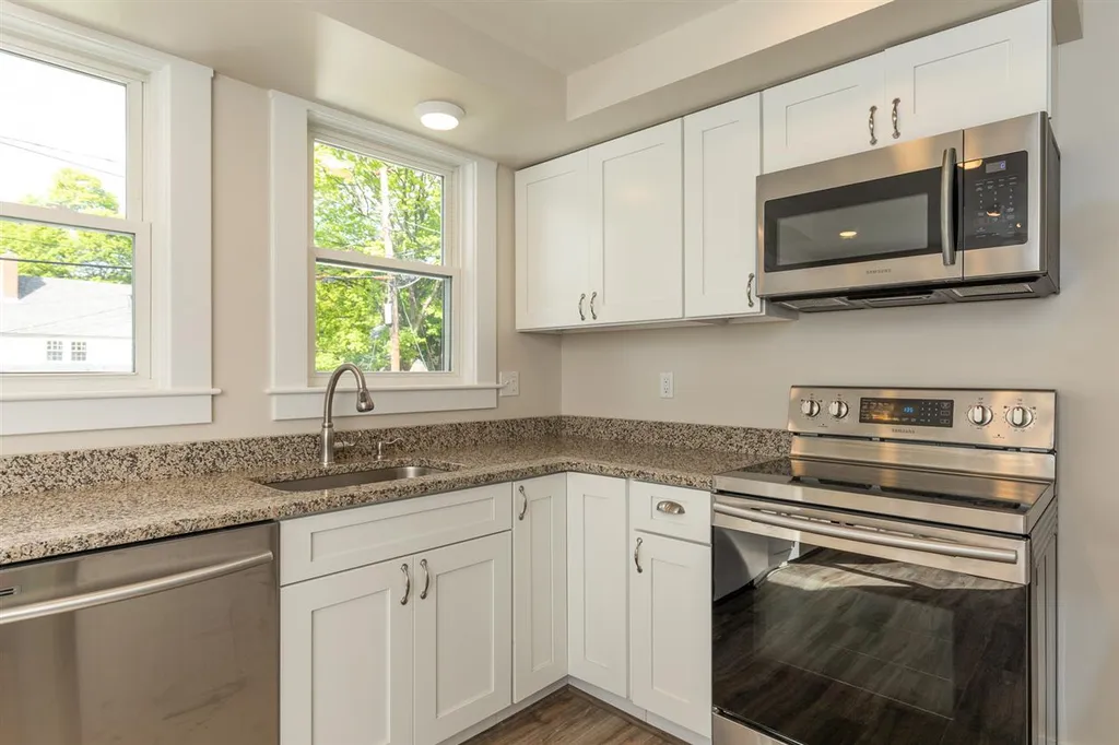118 Concord Way Portsmouth NH 03801
