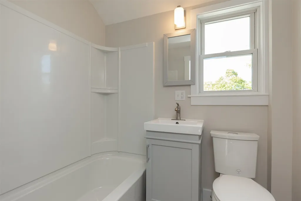 118 Concord Way Portsmouth NH 03801