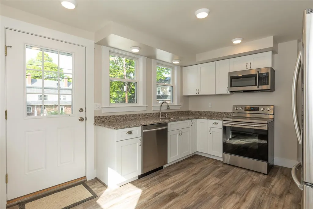118 Concord Way Portsmouth NH 03801