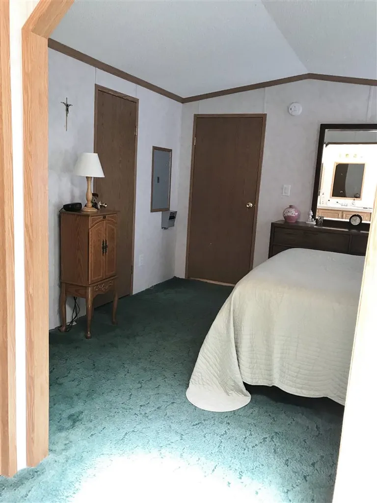9 Darlene Lane Litchfield NH 03052