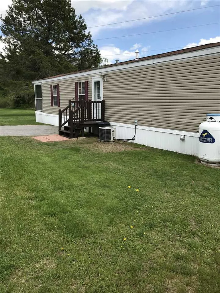 9 Darlene Lane Litchfield NH 03052