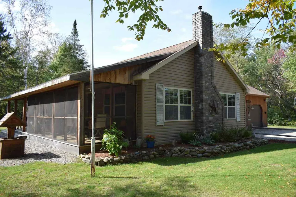 899 Northside Road Stark NH 03582