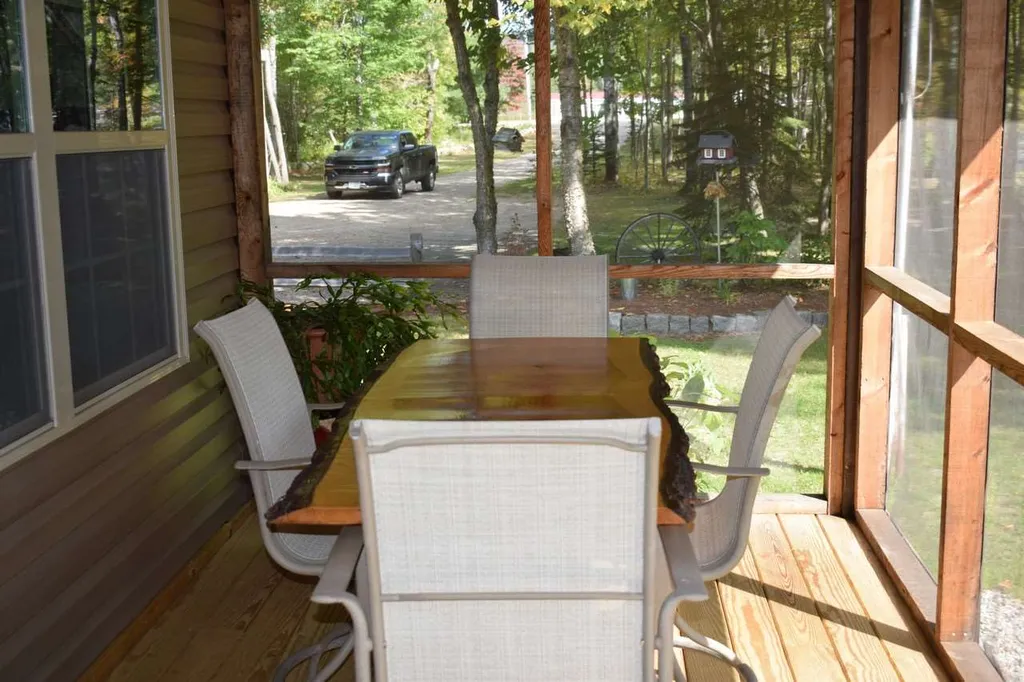 899 Northside Road Stark NH 03582