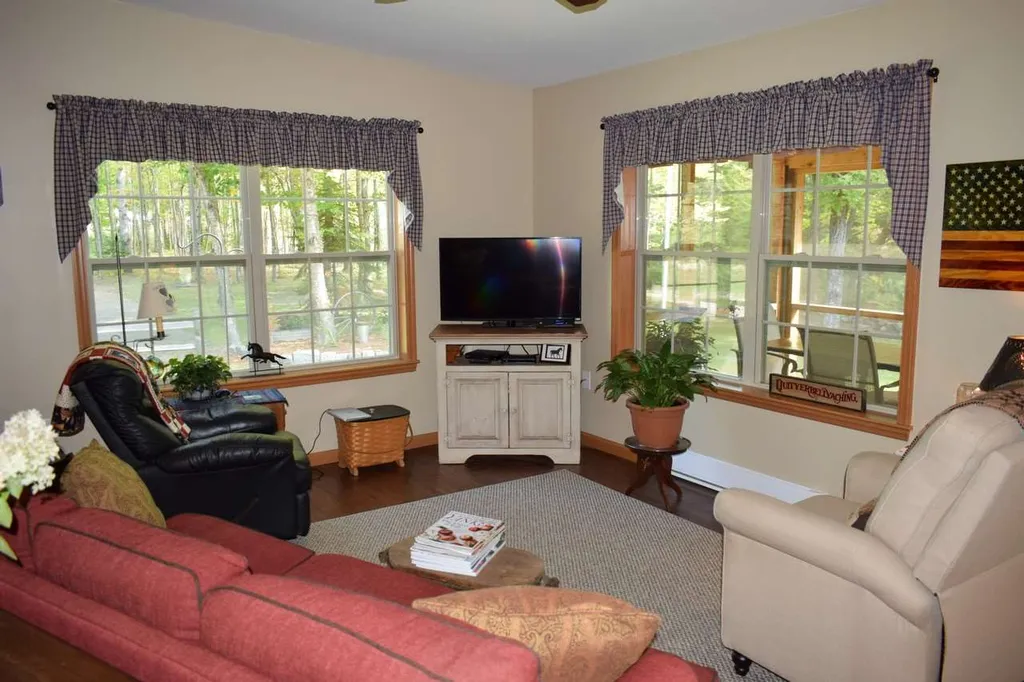 899 Northside Road Stark NH 03582