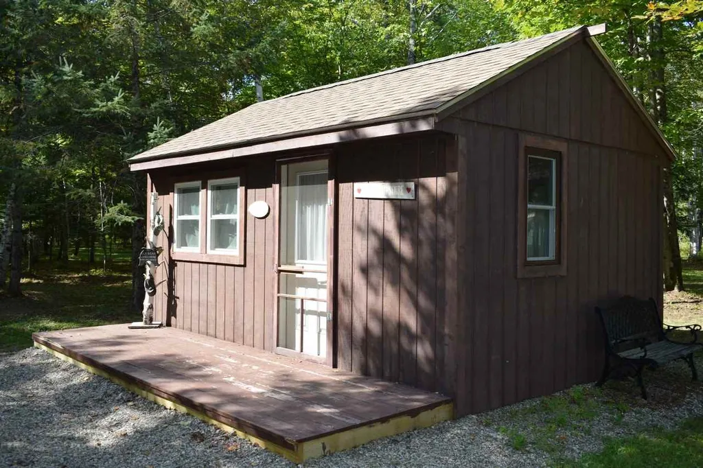 899 Northside Road Stark NH 03582