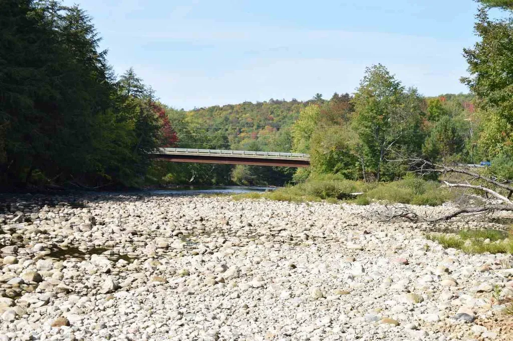 899 Northside Road Stark NH 03582
